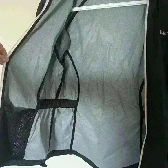 Columbia, windbreaker jacket,  black, elastic waist, size XS - Picture 11 of 12